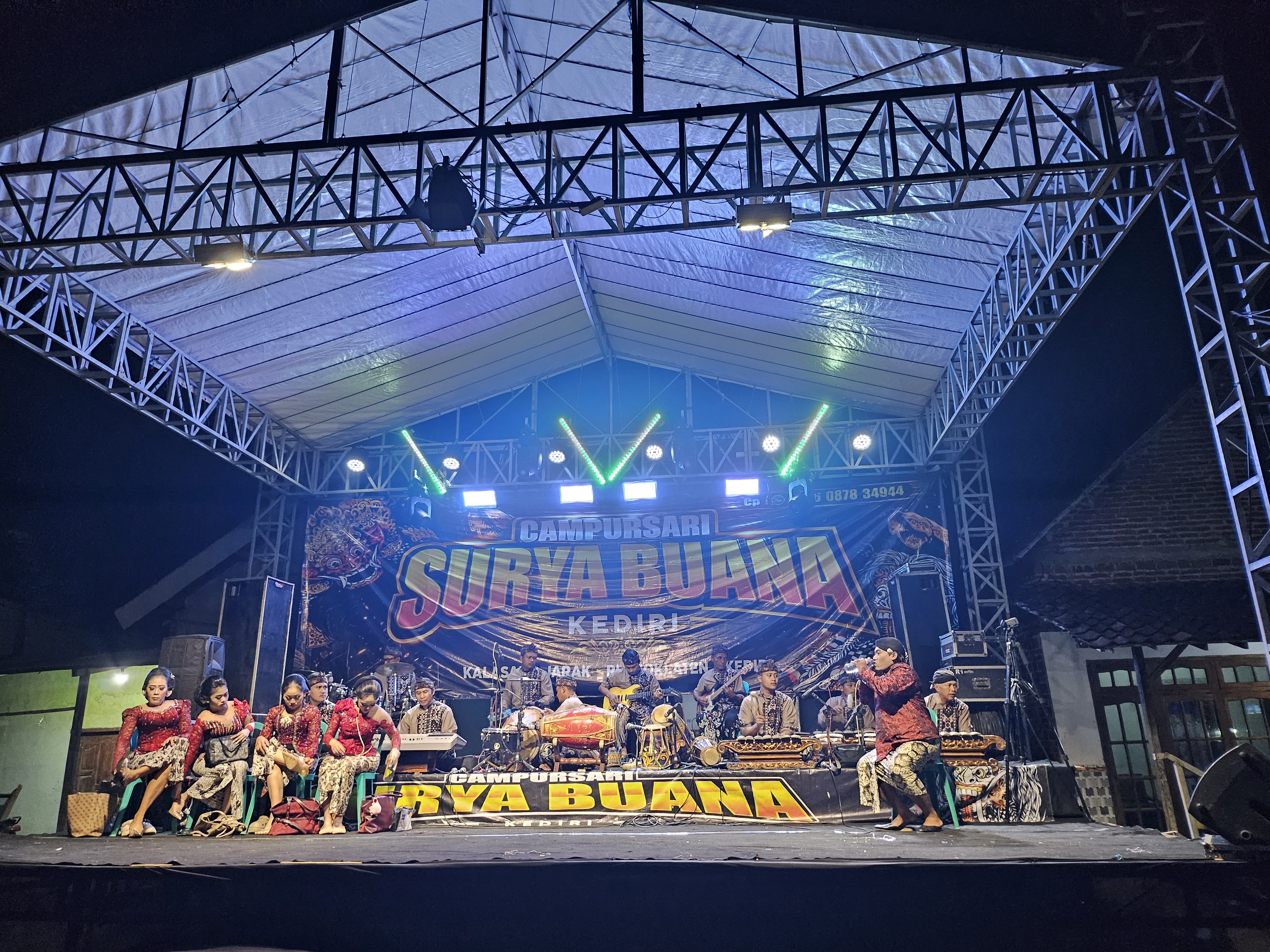 Pertunjukan Campursari Surya Buana Kediri