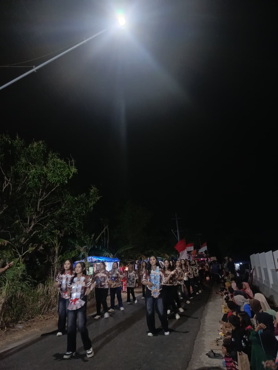 Rombongan peserta Karnaval Horeg